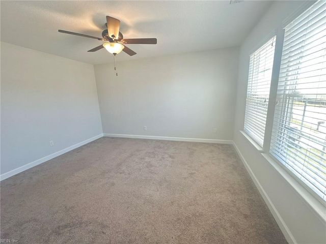 121 Sandcastle CIR, Suffolk, VA 23434