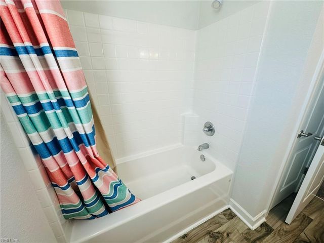 121 Sandcastle CIR, Suffolk, VA 23434