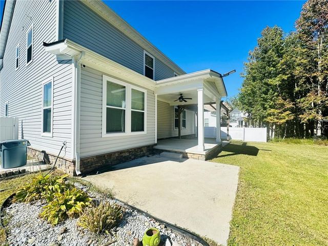 121 Sandcastle CIR, Suffolk, VA 23434