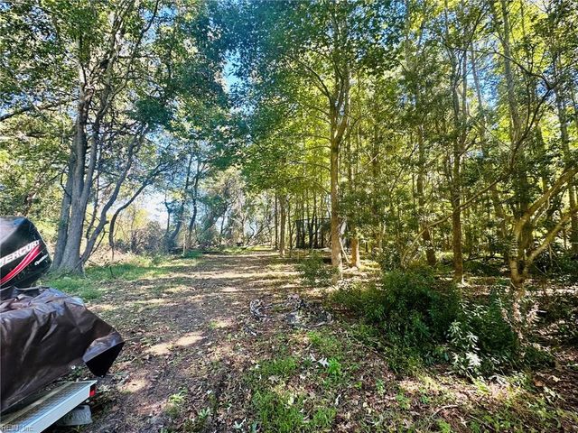 121 Sandcastle CIR, Suffolk, VA 23434