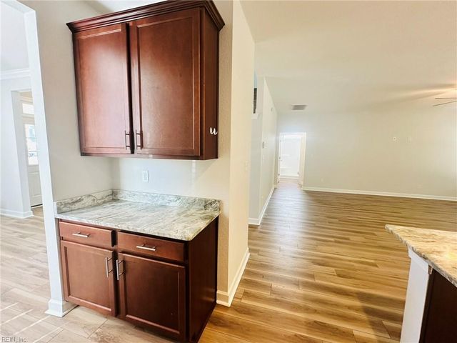 121 Sandcastle CIR, Suffolk, VA 23434