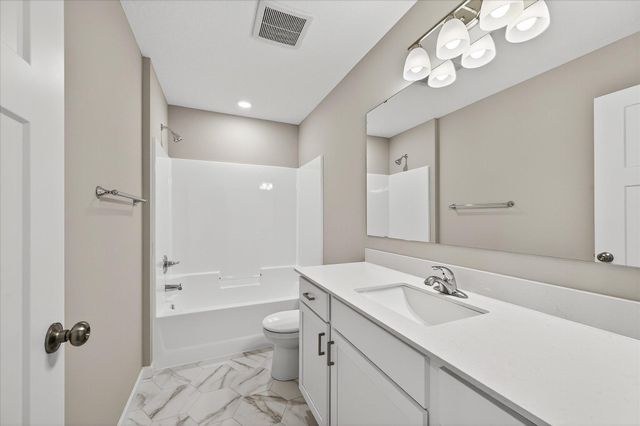 1752 Squirrel Way, New Richmond, WI 54017