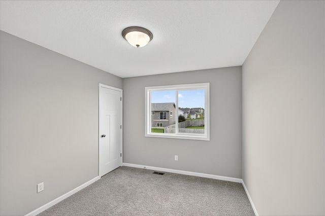 1752 Squirrel Way, New Richmond, WI 54017