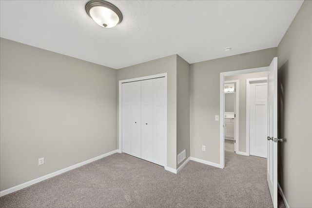 1752 Squirrel Way, New Richmond, WI 54017