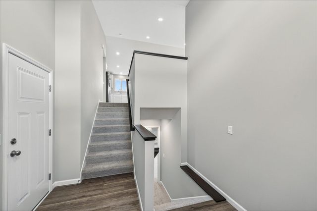 1752 Squirrel Way, New Richmond, WI 54017