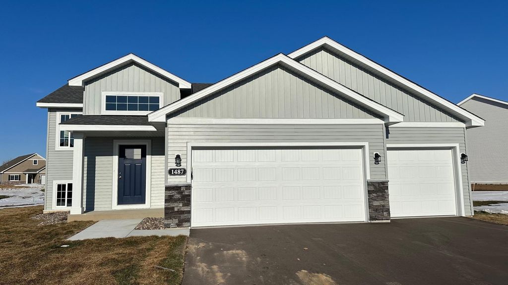 1752 Squirrel Way, New Richmond, WI 54017