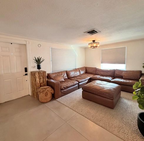 7060 52ND STREET N, Pinellas Park, FL 33781