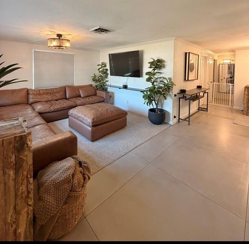 7060 52ND STREET N, Pinellas Park, FL 33781