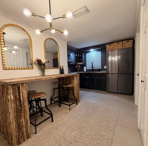 7060 52ND STREET N, Pinellas Park, FL 33781