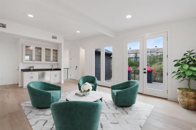 1719 Spyglass DR 6, Austin, TX 78746