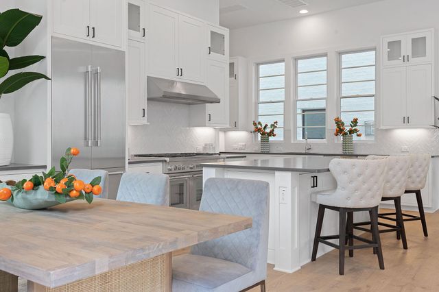 1719 Spyglass DR 6, Austin, TX 78746