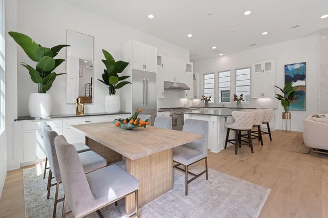 1719 Spyglass DR 6, Austin, TX 78746