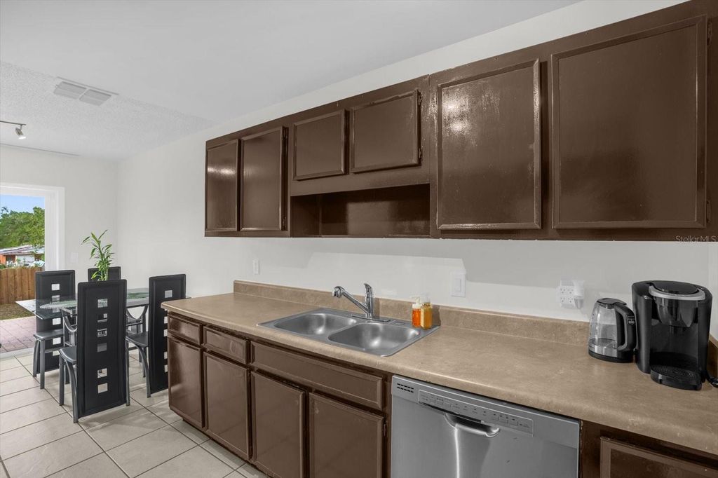 Image 9 of property listing at 6125 ROCKY TRAIL, Orlando, FL 32808