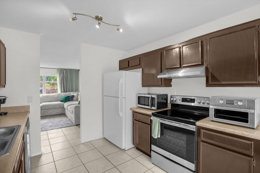 Image 10 of property listing at 6125 ROCKY TRAIL, Orlando, FL 32808
