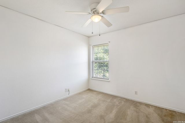 372 COPPER HILL DR, New Braunfels, TX 78130
