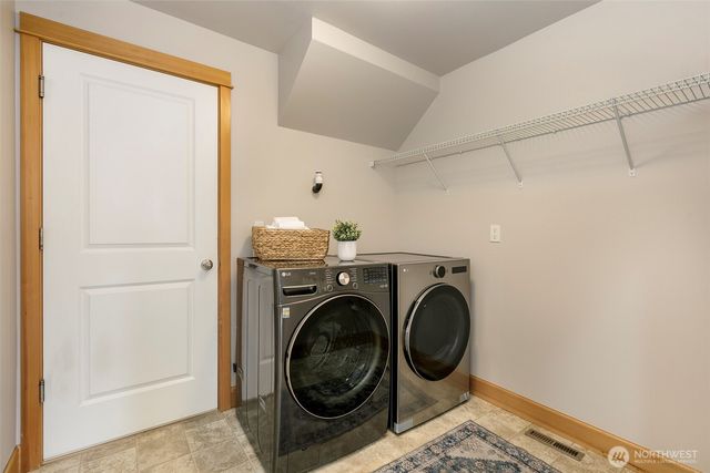 19923 10th Avenue W, Lynnwood, WA 98036