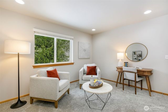 19923 10th Avenue W, Lynnwood, WA 98036