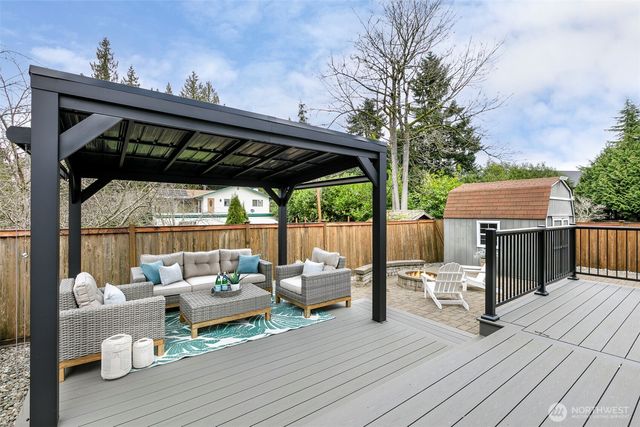 19923 10th Avenue W, Lynnwood, WA 98036