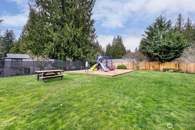 19923 10th Avenue W, Lynnwood, WA 98036