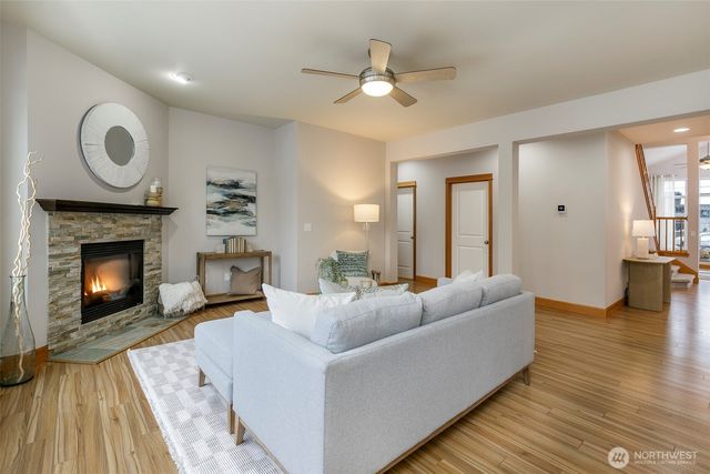 19923 10th Avenue W, Lynnwood, WA 98036