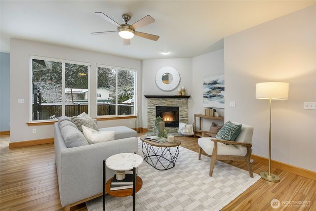 19923 10th Avenue W, Lynnwood, WA 98036