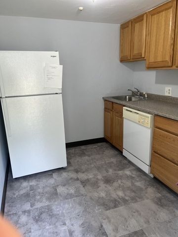 282 Bedford Street 4, Abington, MA 02351