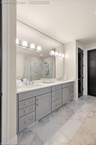 164 Timber Trace Lane, Bloomfield Hills, MI 48302