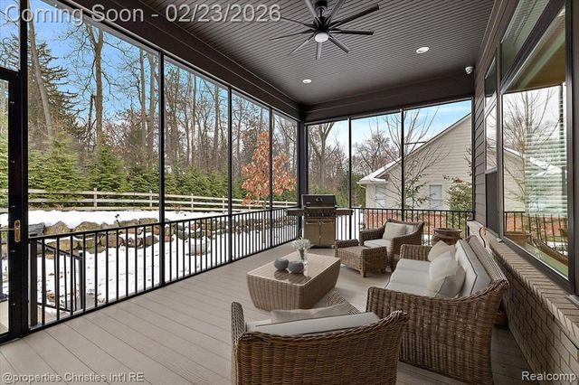 164 Timber Trace Lane, Bloomfield Hills, MI 48302