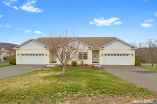 17 Pondview Circle 17, Beacon Falls, CT 06403