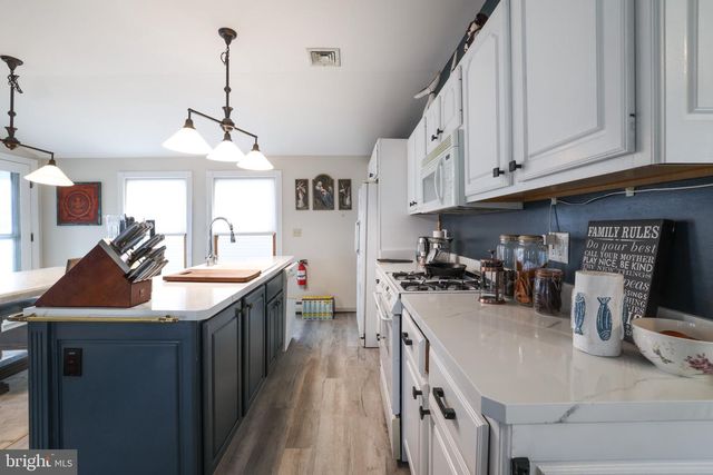 8 W CAROLINA AVE, Long Beach Township, NJ 08008