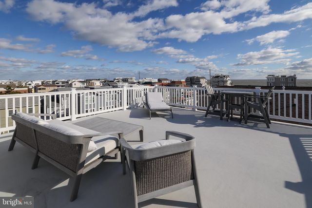 8 W CAROLINA AVE, Long Beach Township, NJ 08008