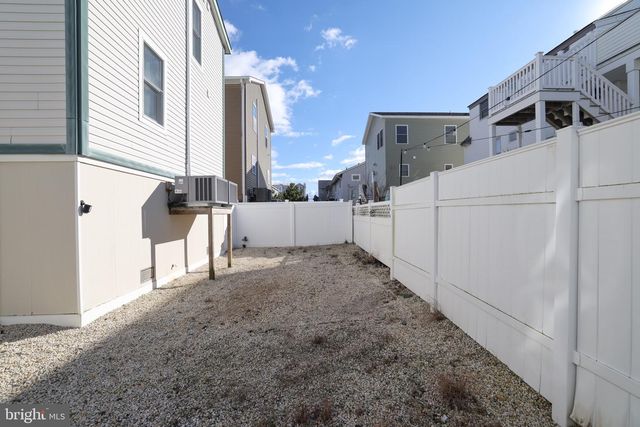 8 W CAROLINA AVE, Long Beach Township, NJ 08008