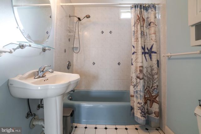 8 W CAROLINA AVE, Long Beach Township, NJ 08008