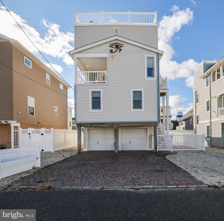 8 W CAROLINA AVE, Long Beach Township, NJ 08008