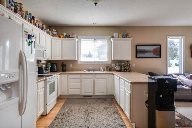 5976 Grand Traverse Lane, Portage, MI 49024