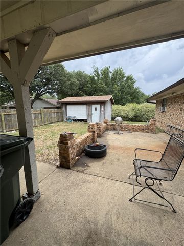 636 E Kempner Street, Mabank, TX 75147