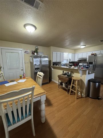 636 E Kempner Street, Mabank, TX 75147