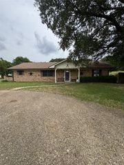 636 E Kempner Street, Mabank, TX 75147
