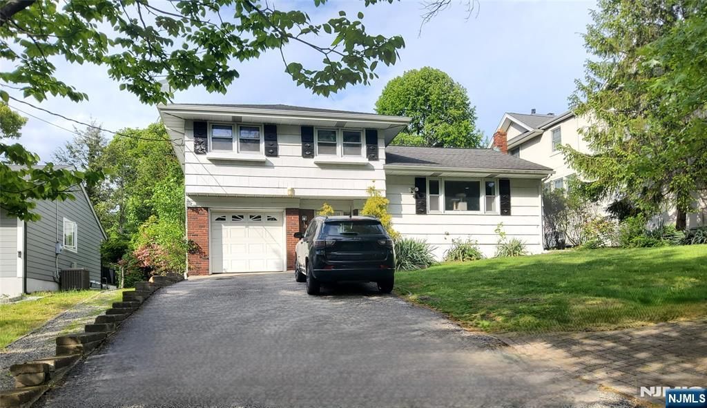 485 E Palisade Avenue, Englewood Cliffs, NJ 07632