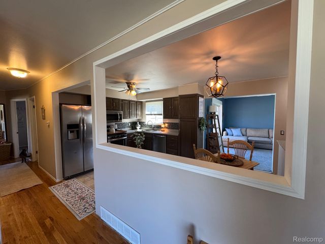 32440 Firwood Drive, Warren, MI 48088