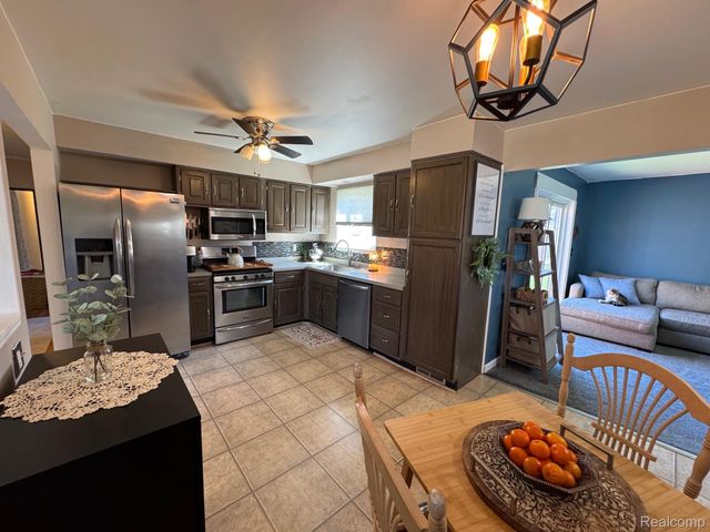 32440 Firwood Drive, Warren, MI 48088