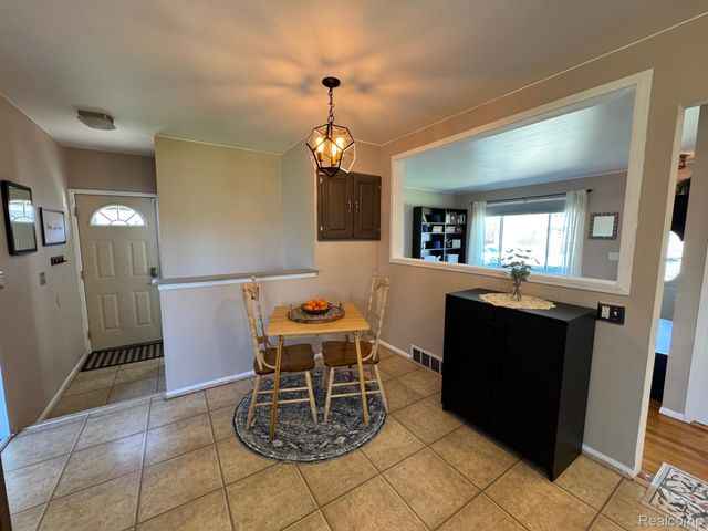 32440 Firwood Drive, Warren, MI 48088