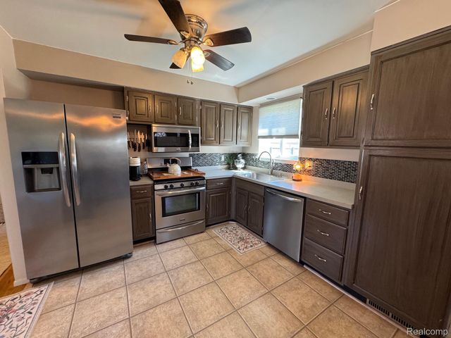 32440 Firwood Drive, Warren, MI 48088