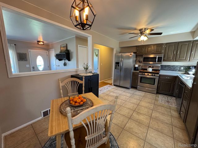 32440 Firwood Drive, Warren, MI 48088