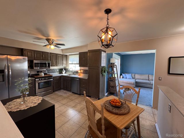 32440 Firwood Drive, Warren, MI 48088