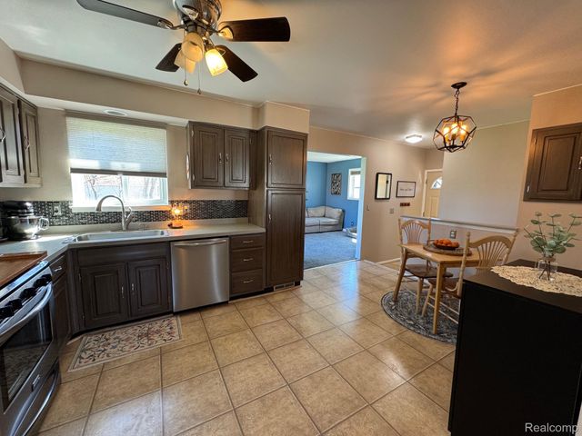 32440 Firwood Drive, Warren, MI 48088