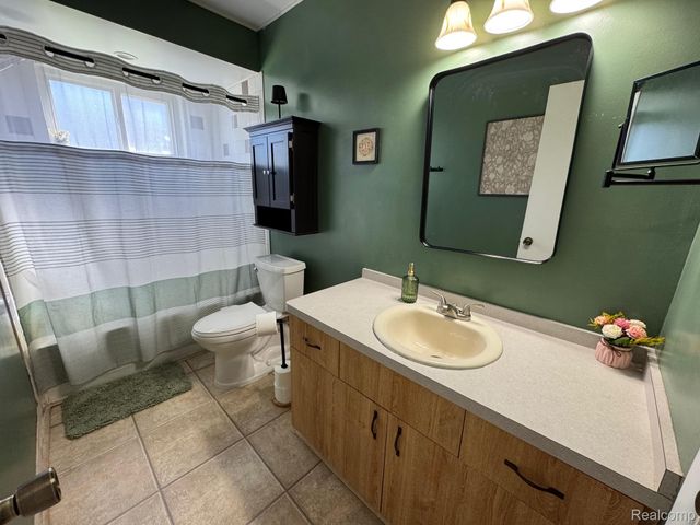 32440 Firwood Drive, Warren, MI 48088