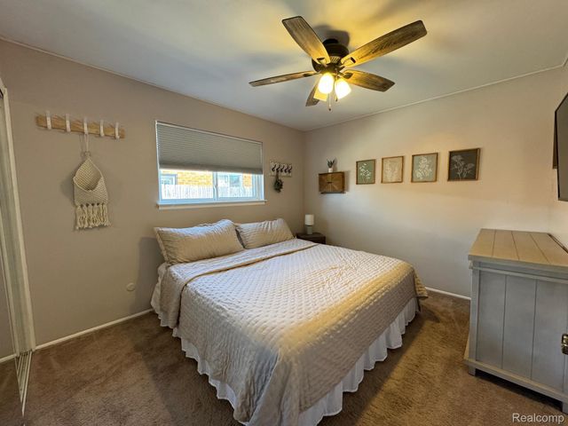 32440 Firwood Drive, Warren, MI 48088