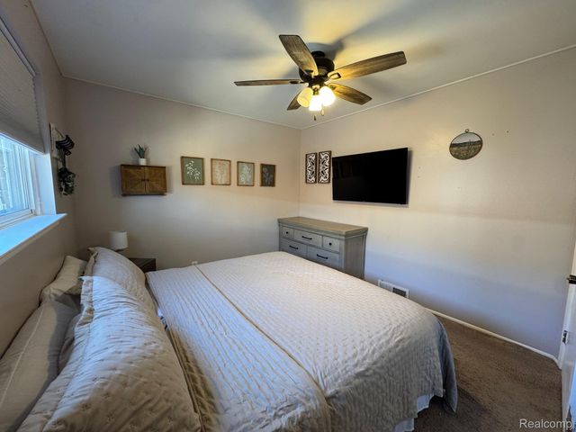 32440 Firwood Drive, Warren, MI 48088