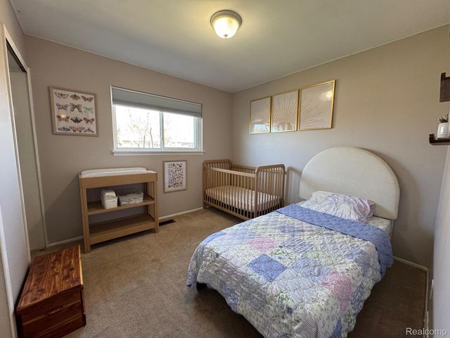 32440 Firwood Drive, Warren, MI 48088